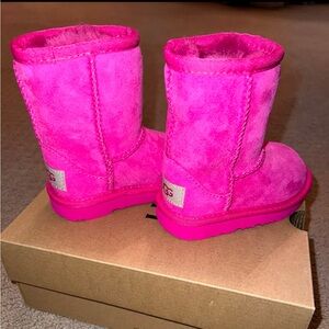 Brand new Uggs Classic II